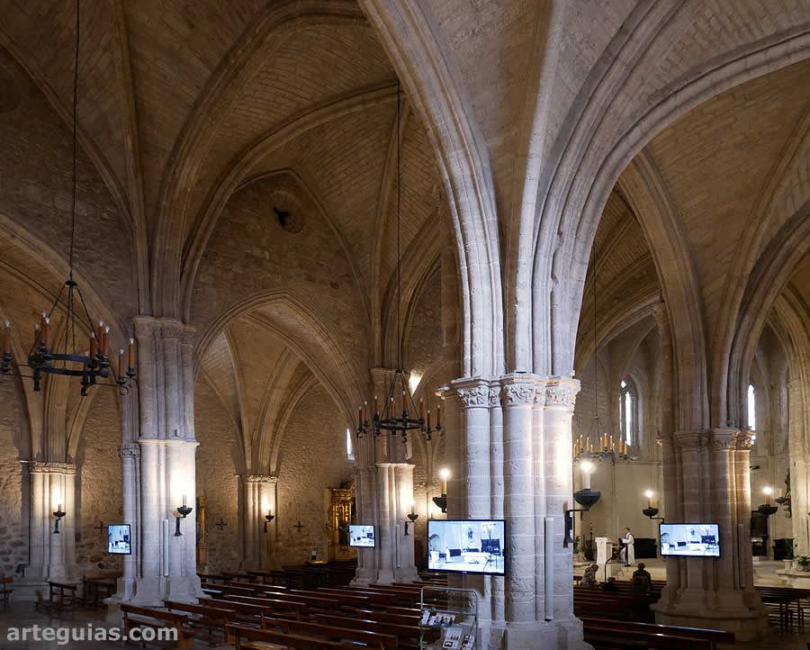 Interior de las naves