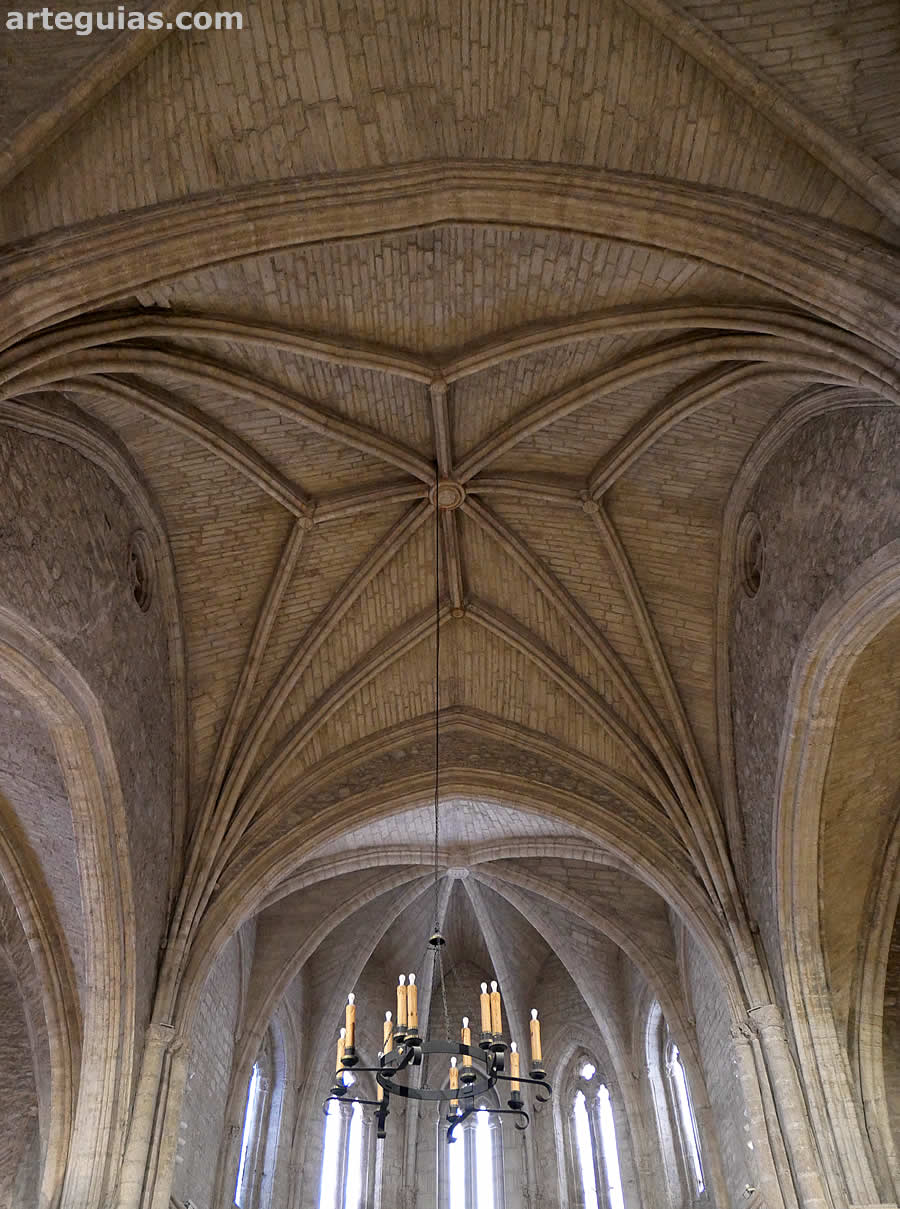 Bóvedas de crucería de la iglesia de San Pedro