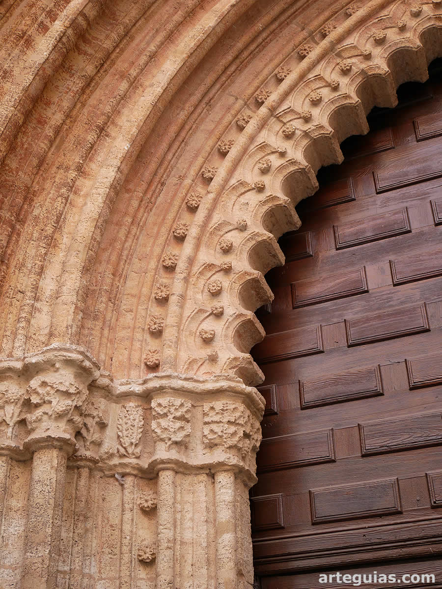 Detalle de la portada norte