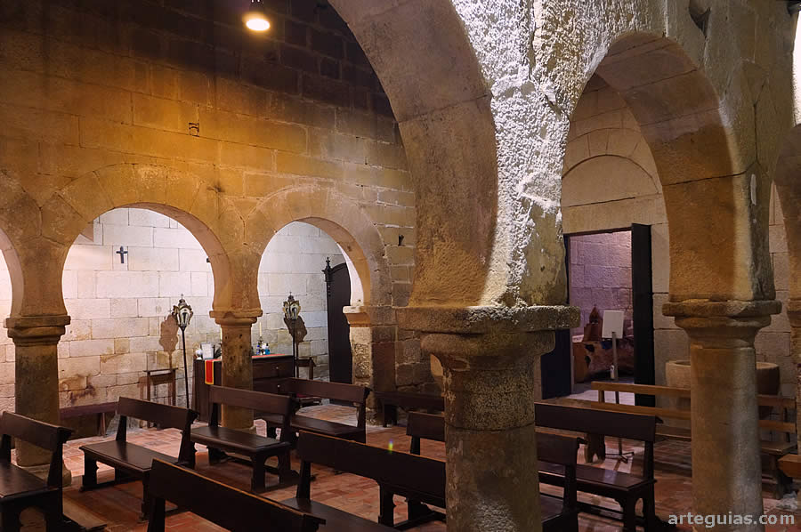 Las tres naves de la iglesia