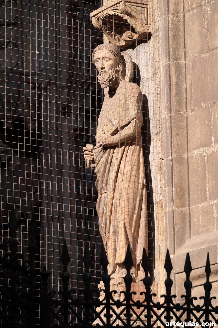 Estatua del Pórtico Viejo