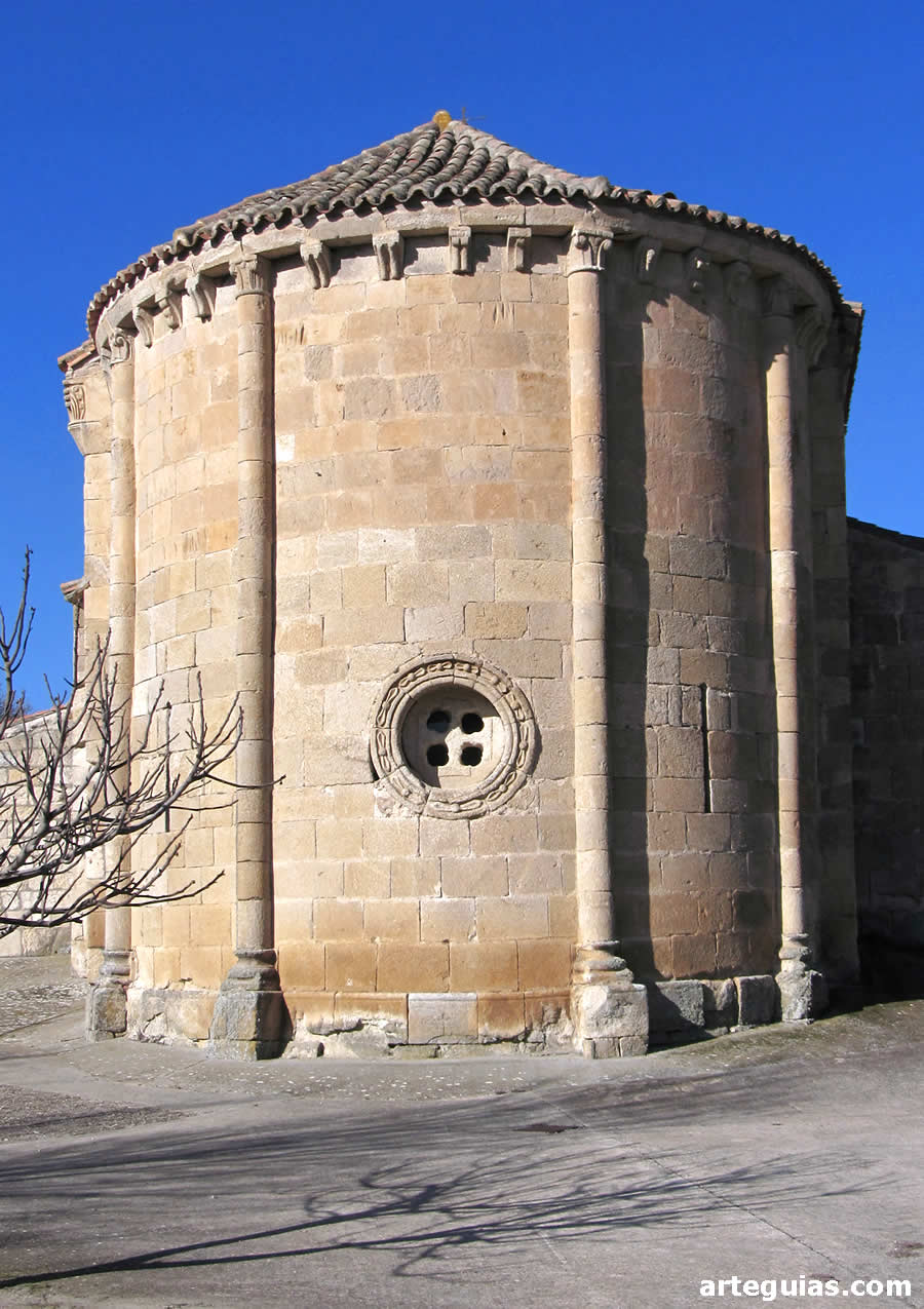 &Aacute;bside de la iglesia