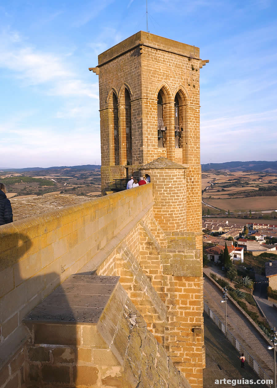 Torre campanario