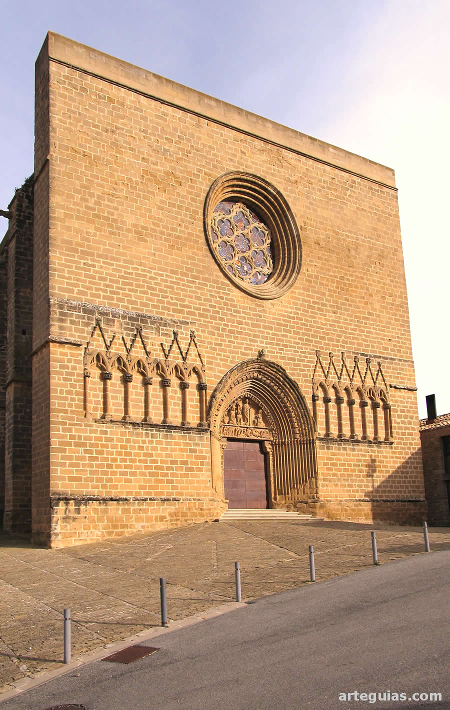 San Saturnino: fachada occidental