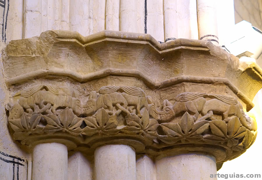 Capiteles figurados con dragones