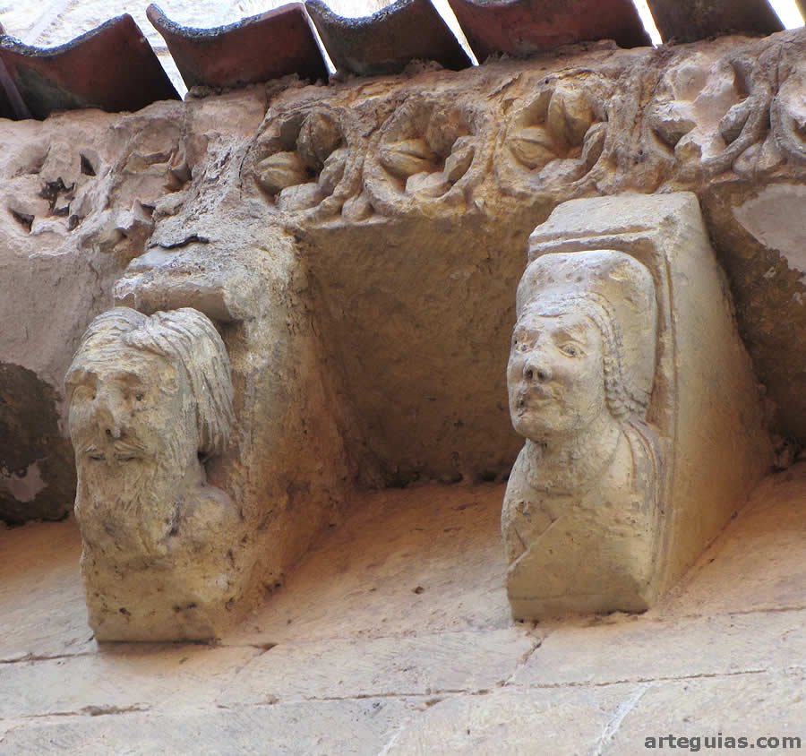 Canecillos del ábside