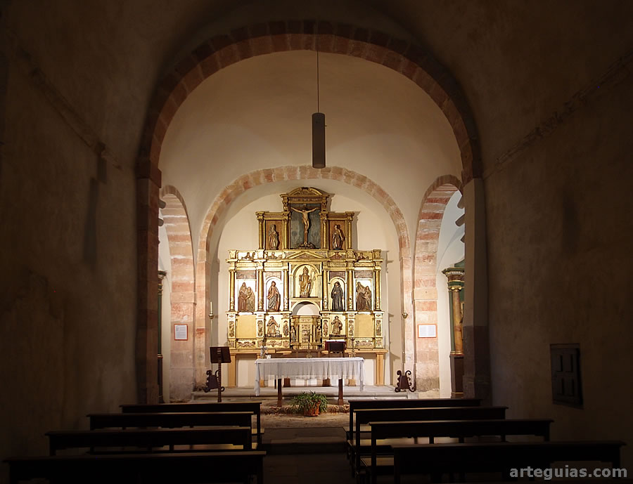 Interior de la iglesia de San Zadornil, Burgos