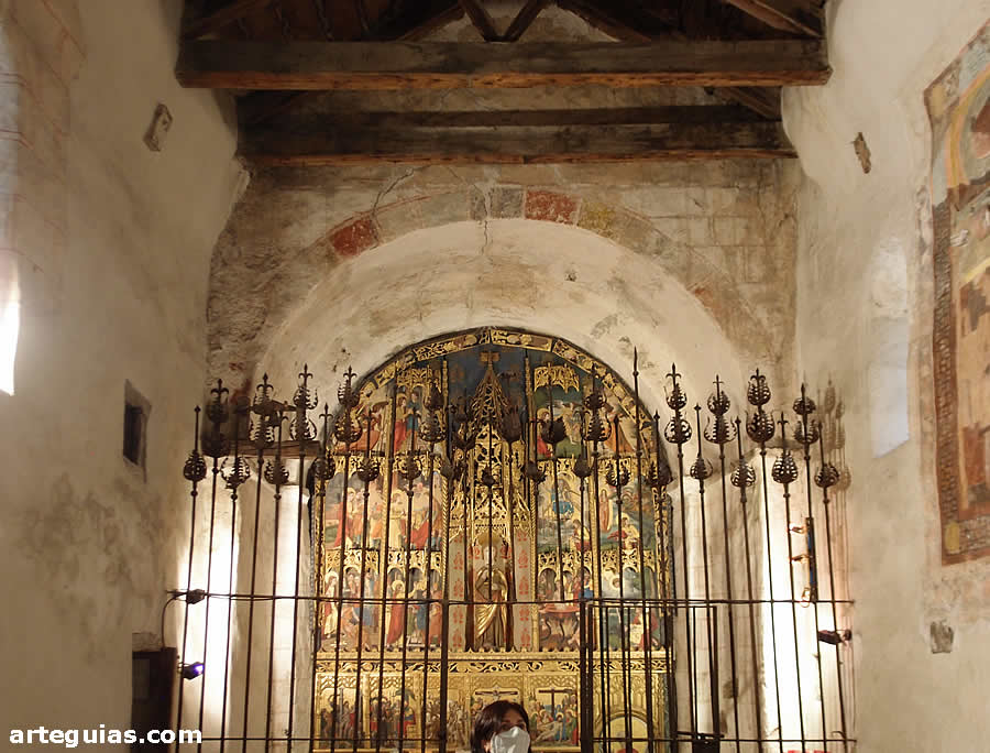 Interior de la iIglesia de Sant Joan de Caselles