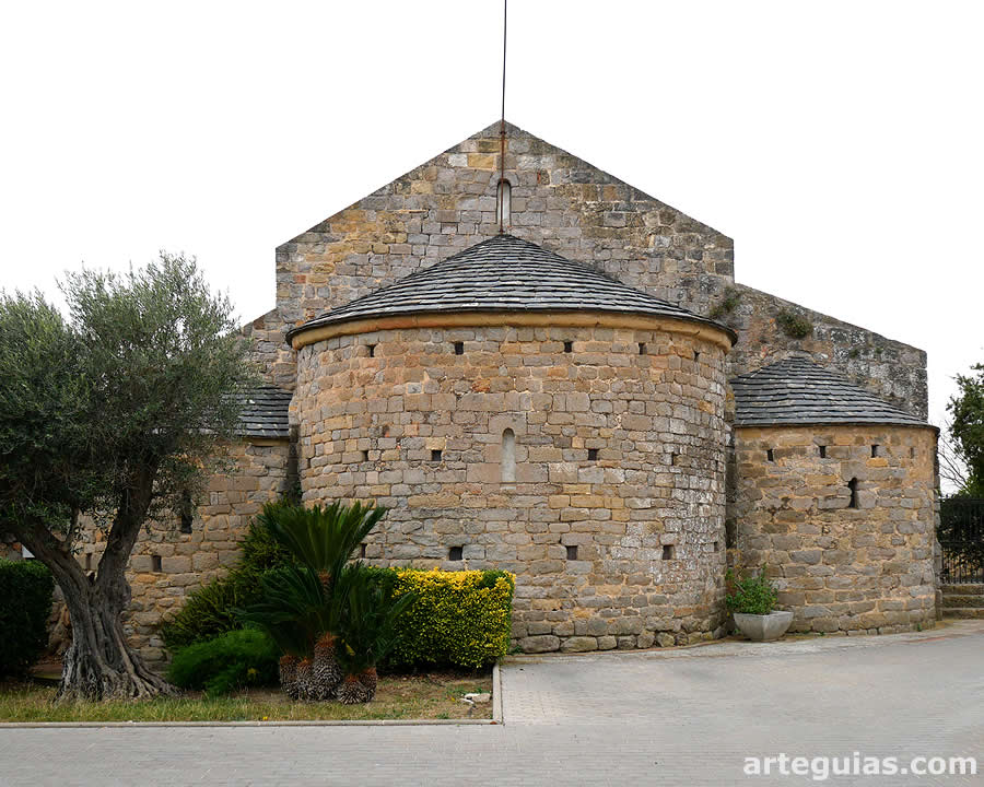 Cabecera románica de la iglesia
