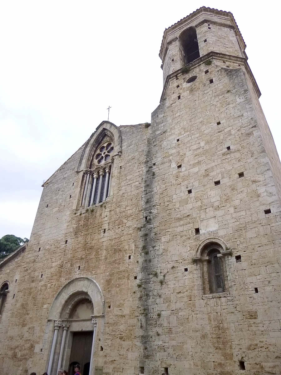 Fachada principal de la iglesia de Sant Vicenç
