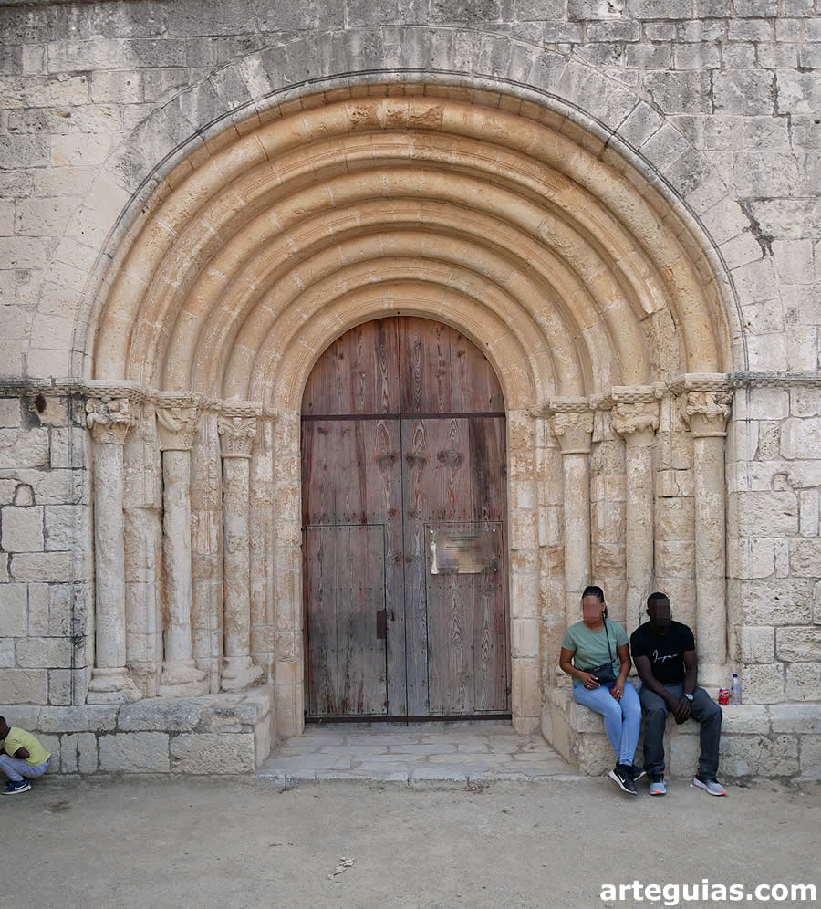 Santa María de Sant Martí Sarroca: puerta septentrional