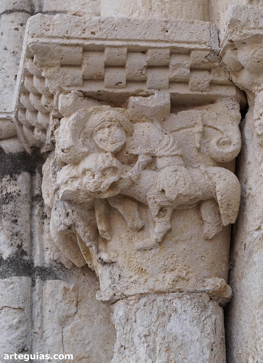 Sant Martí Sarroca: capitel de la portada