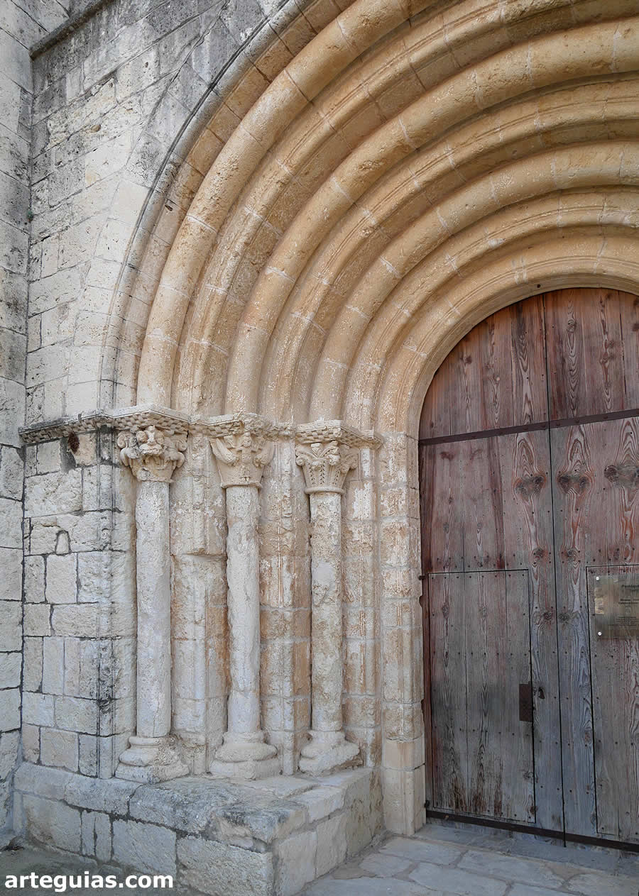 Iglesia de Santa María de Sant Martí de Sarroca, Barcelona: puerta norte románica