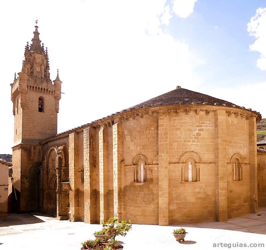 Iglesia de Santa María de Uncastillo, vista desde el sureste