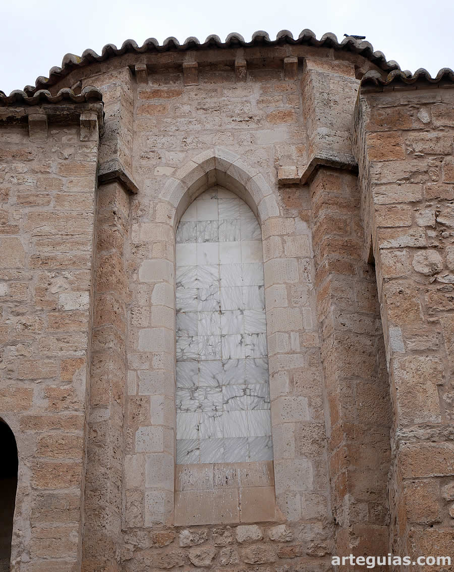 Exterior del ábside central de la iglesia de Santiago, Ciudad Real