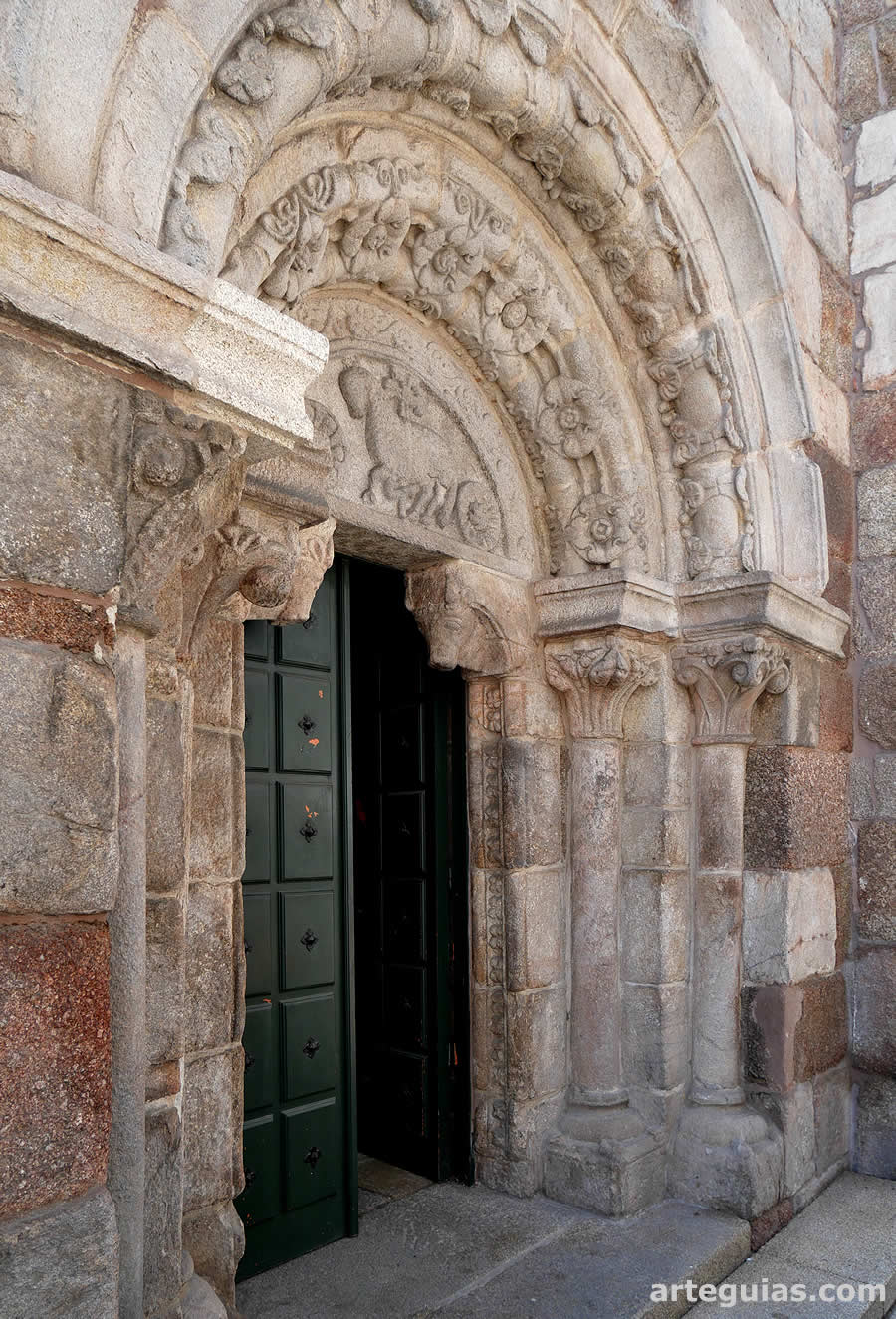 Iglesia coruñesa de Santiago: portada norte
