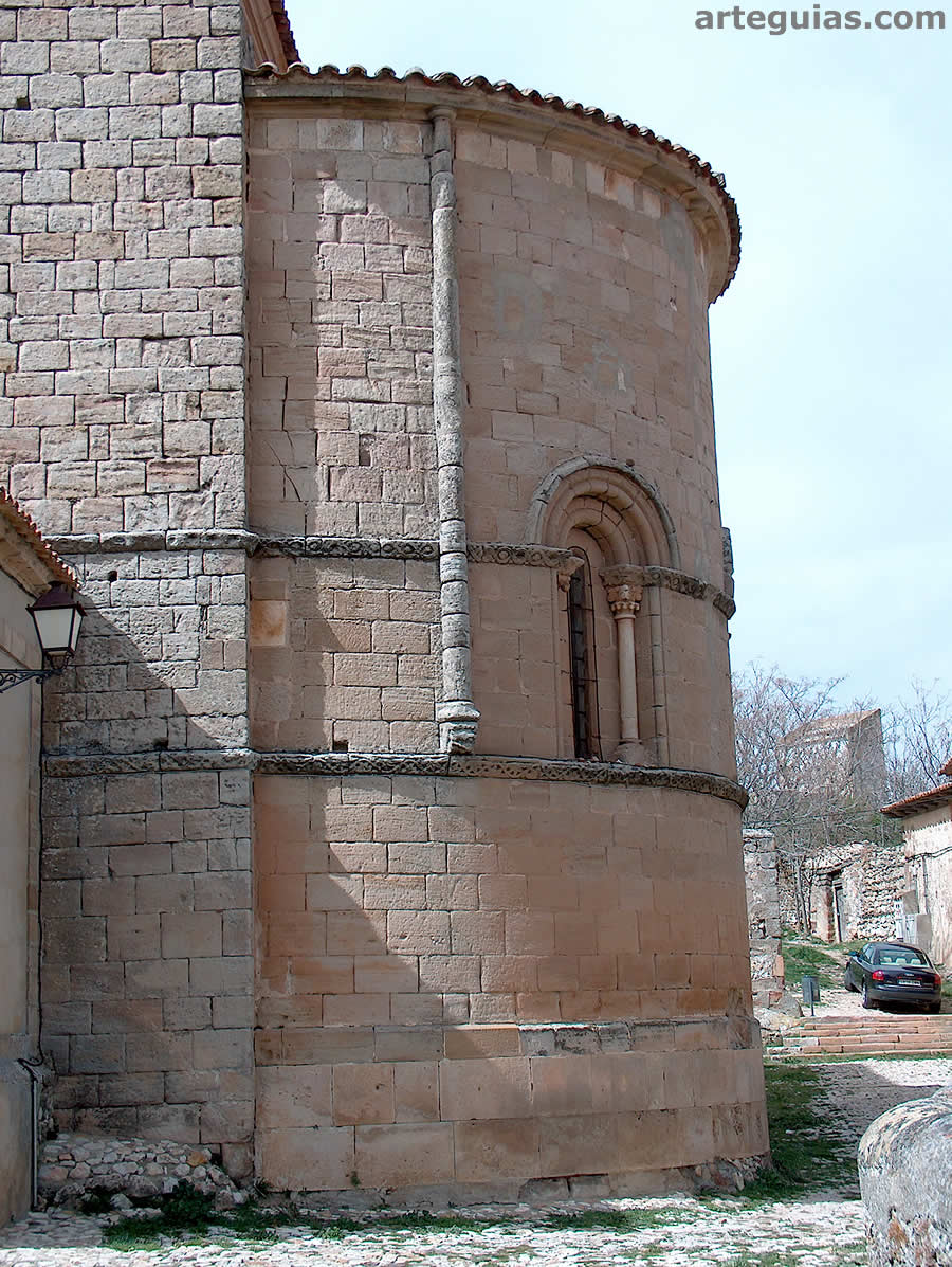 El ábside es el unico elemento románico de la iglesia de la Trinidad