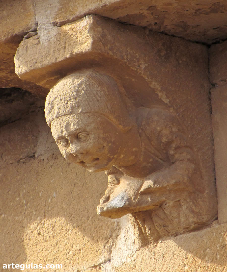 Canecillo del ábside