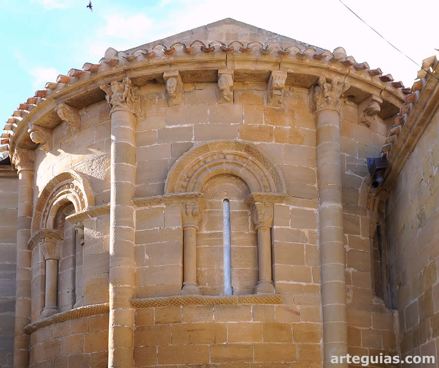 Ábside de la iglesia de Tirgo, La Rioja