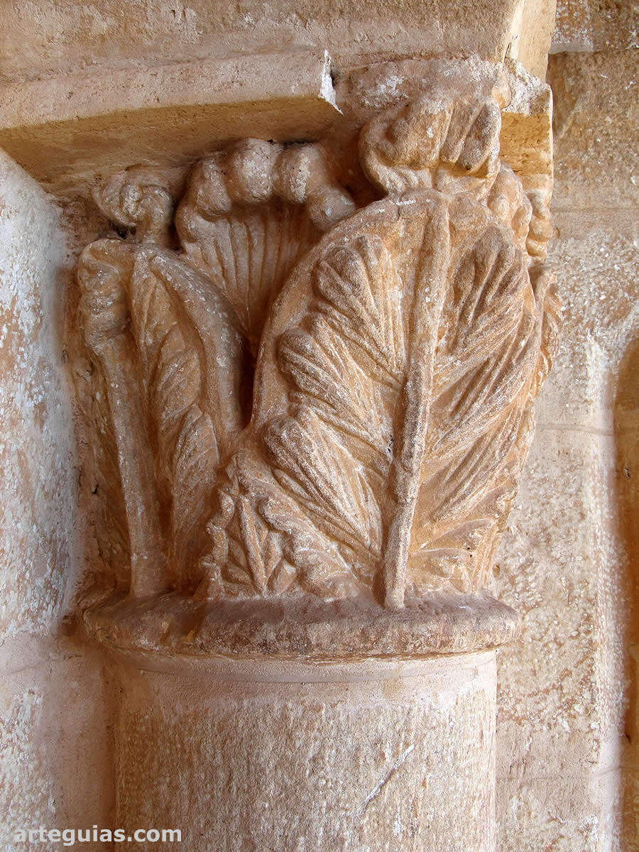 Capitel vegetal