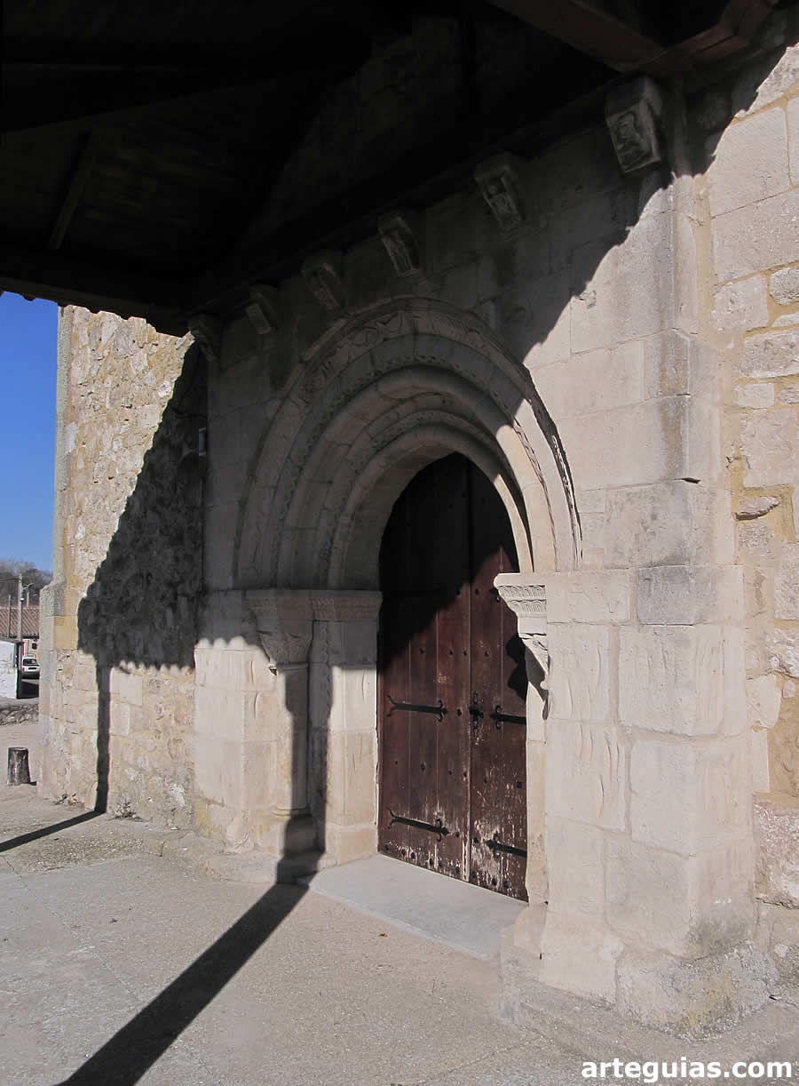Puerta románica