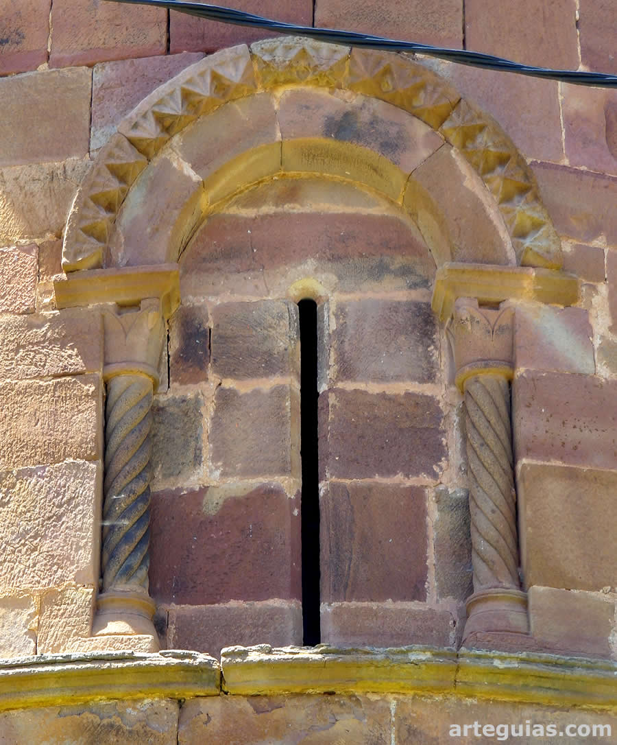 Ventanal absidal