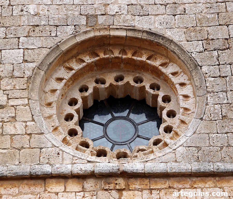 öculo del siglo XIII