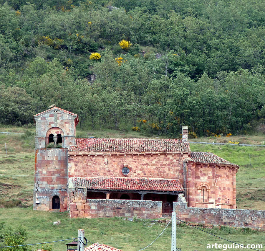 La iglesia románica desde el sur