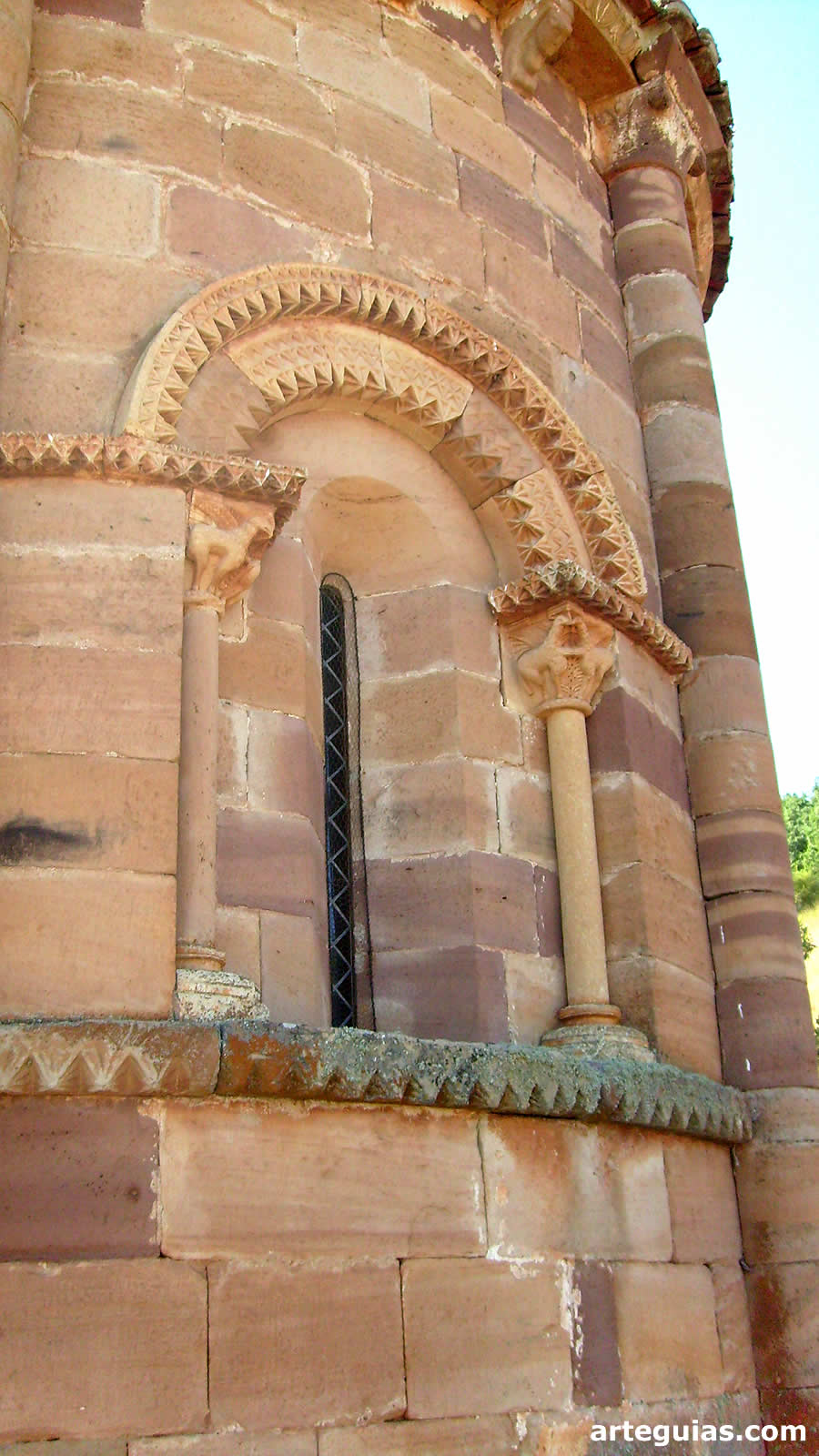 Ventanal del ábside