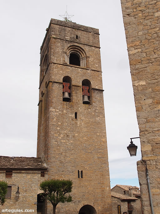 Campanario de la iglesia de Aínsa, Huesca