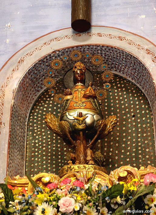 Reproducción moderna de la Virgen de la Carrasca