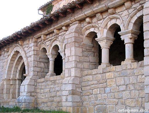 Eusa: galería porticada románica