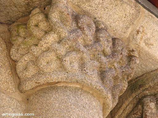 Capitel exterior