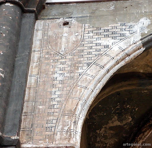Fragmento de pinturas murales en el interior de la iglesia de Montalb&aacute;n, Teruel