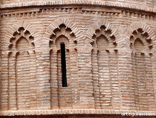 Arcos túmidos y polilobulados mudéjares