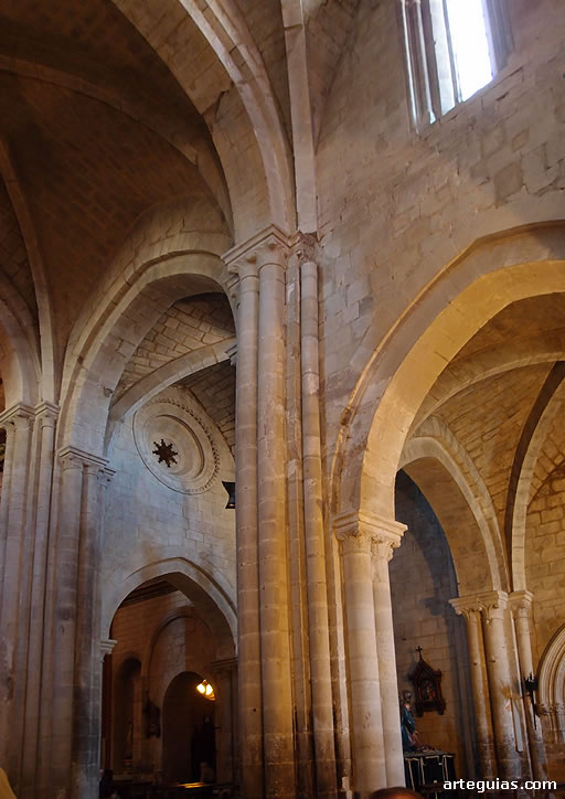 San Pedro de Olite: interior de la iglesia