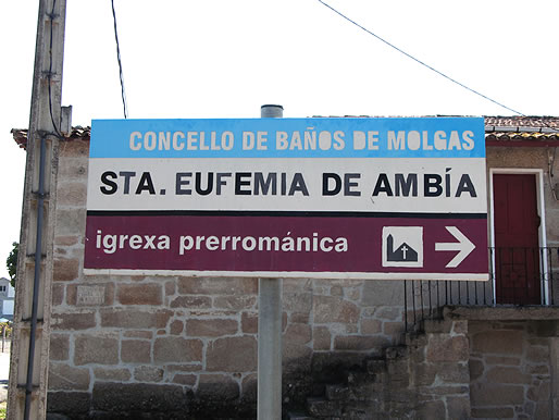 Cartel indicador de Santa Eufemia de Ambía en el concello de Baños de Molgas
