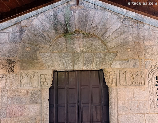 Puerta prerrománica de la iglesia de San Xes de Francelos, Ourense (San Ginés de Francelos)