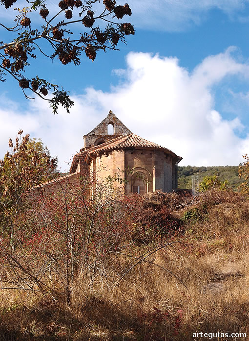 Iglesia de Valberzoso en su precioso ambiente oto&ntilde;al