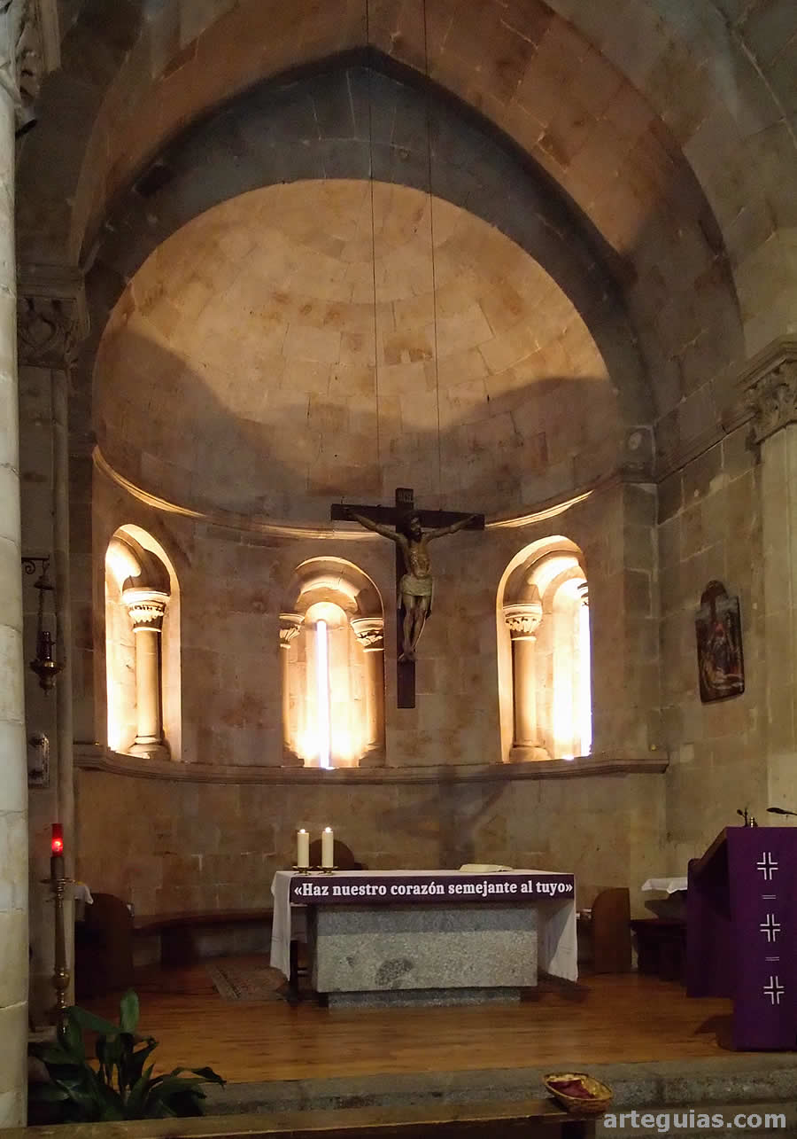 Interior de la cabecera