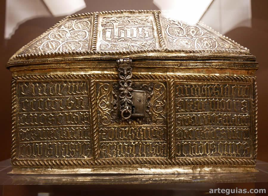 Museo Alberto Sampaio: arqueta relicario g&oacute;tica