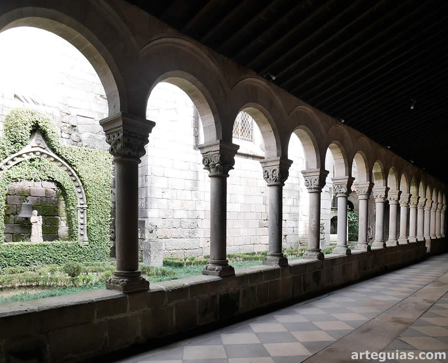Claustro de la iglesia de Nuestra Se&ntilde;ora da Oliveira