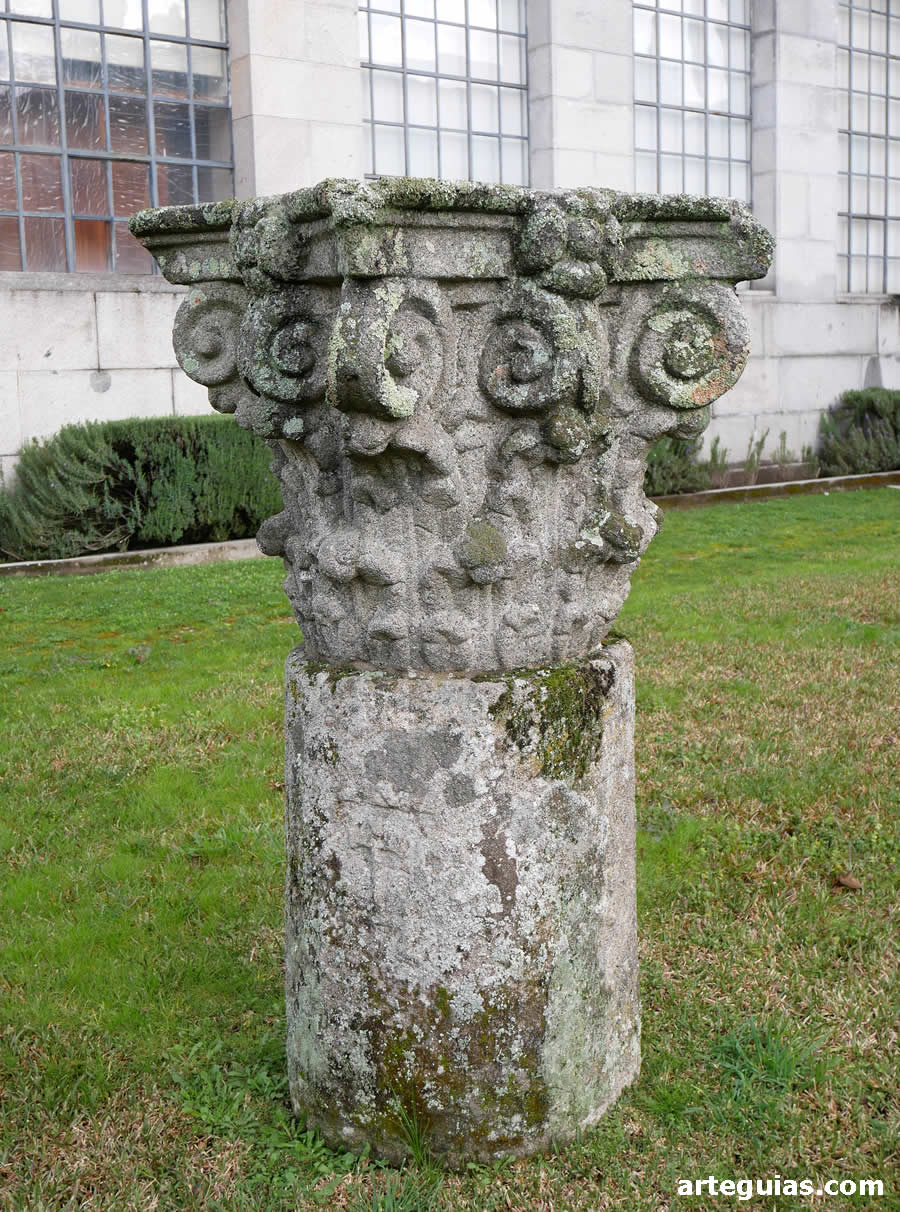 Columna corintia