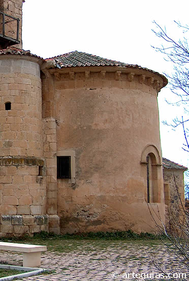 &Aacute;bside de la iglesia de San Vicente de Pelayos del Arroyo