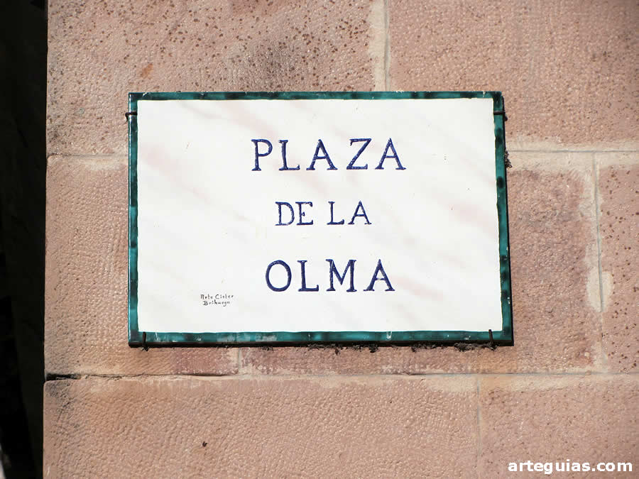 La iglesia de Yela se encuentra en la Plaza de la Olma