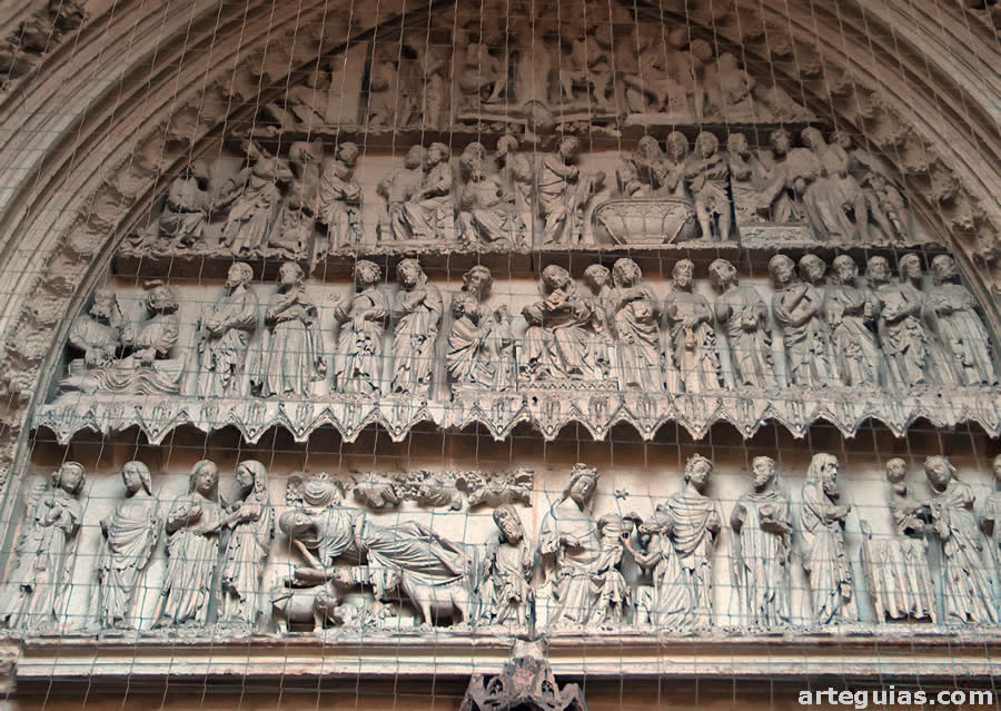 Tímpano del Pórtico Viejo