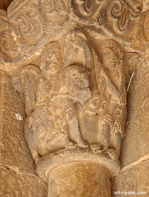 Capitel de San Martín compartiendo su capa con un pobre