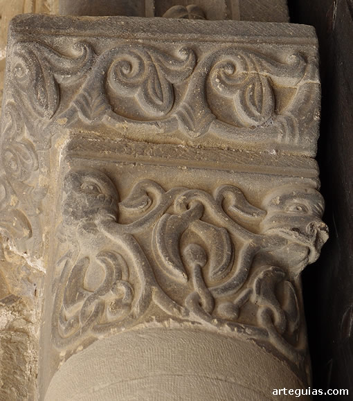 Capitel interior