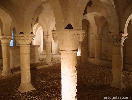 Cripta de la iglesia de San Martín de Tours