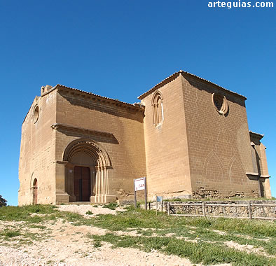La iglesia de San Miguel de Foces desde el suroeste